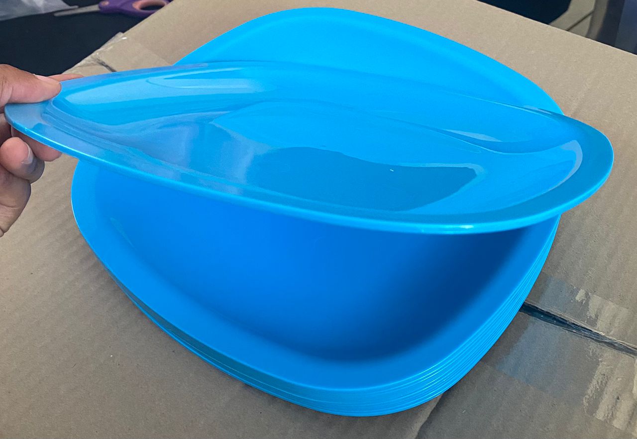 Reusable Plastic Plates & Cups - Durable & Eco-Friendly