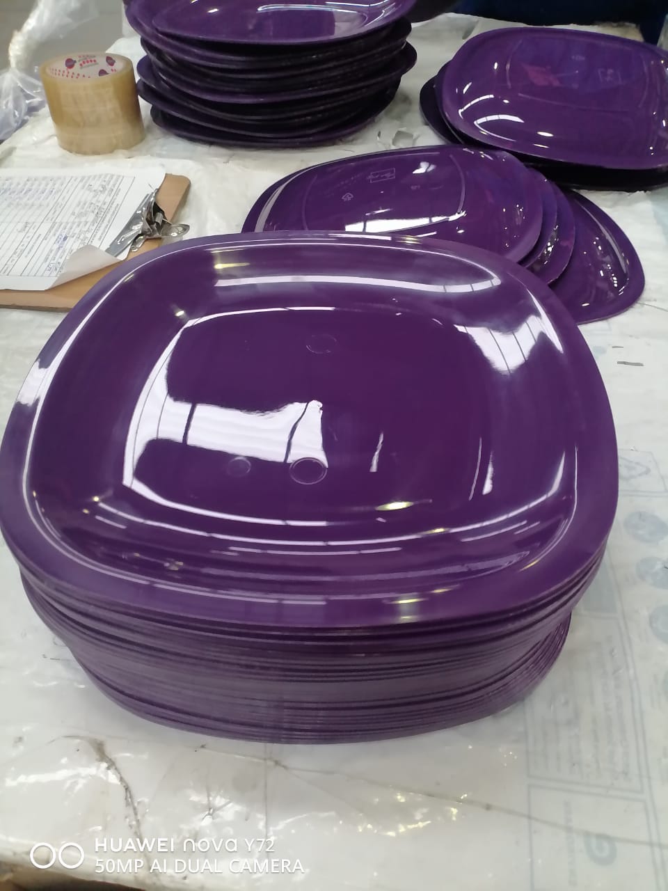 Reusable Plastic Plates & Cups - Durable & Eco-Friendly